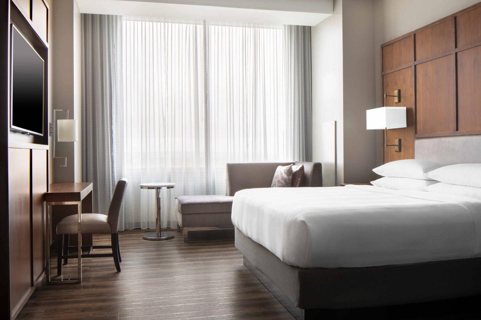 Отель Omaha Marriott Downtown At The Capitol District Экстерьер фото