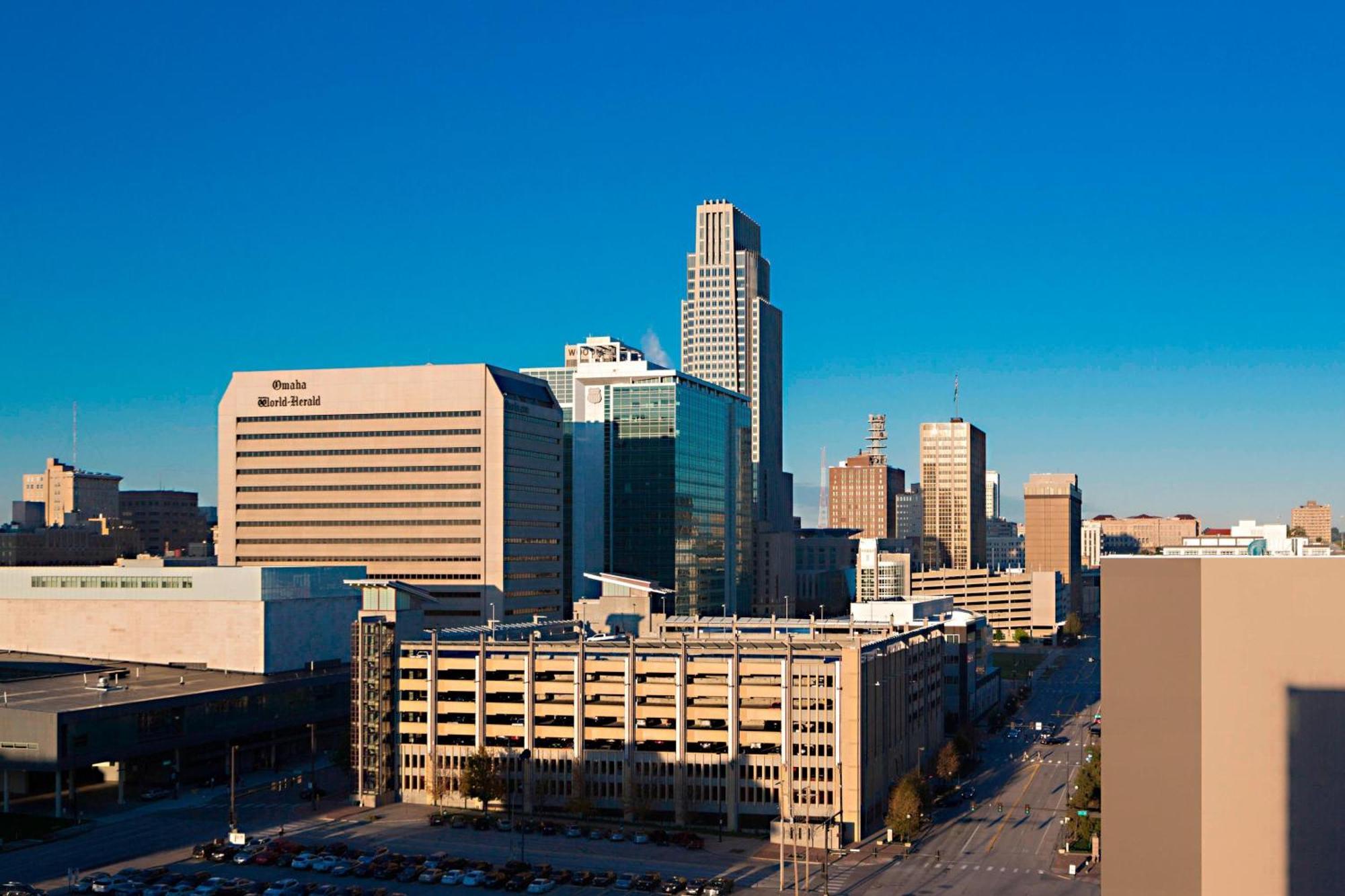 Отель Omaha Marriott Downtown At The Capitol District Экстерьер фото